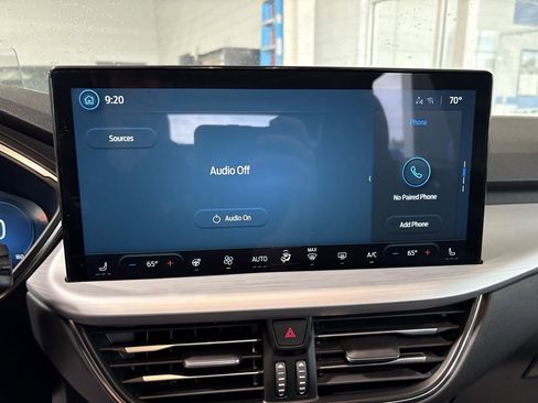 Used 2024 Ford Escape Base w/ PHEV Premium Package image 17