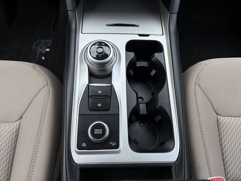 Used 2022 Ford Explorer XLT image 23