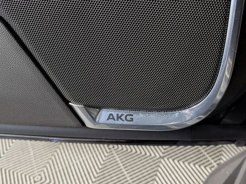 Used 2022 Cadillac Escalade Premium Luxury image 15