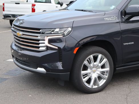 Used 2023 Chevrolet Tahoe High Country w/ Premium Package 2 AWD/4WD image 6