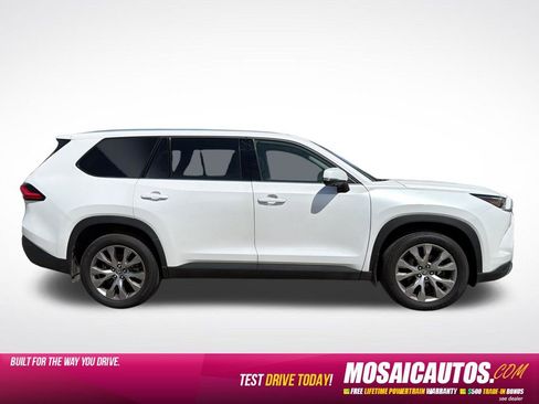 Used 2024 Toyota Grand Highlander AWD image 8