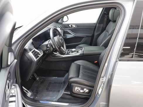 Certified 2025 BMW X7 M60i image 6