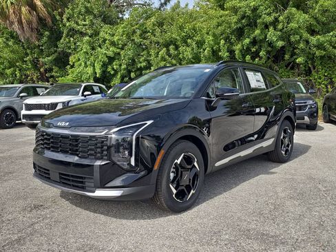 New 2026 Kia Sportage EX FWD image 4