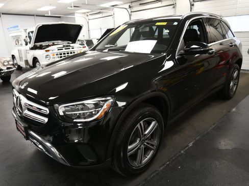 Used 2020 Mercedes-Benz GLC 300 4MATIC image 3