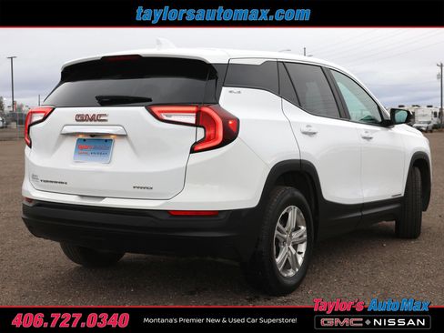 Used 2024 GMC Terrain SLE image 4