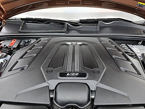 Certified 2023 Bentley Bentayga AWD/4WD image 27