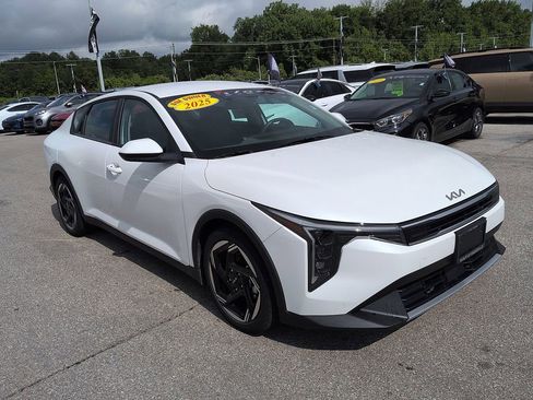 Used 2025 Kia K4 EX FWD image 1