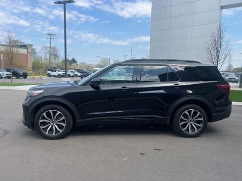 Used 2023 Ford Explorer ST AWD/4WD image 8