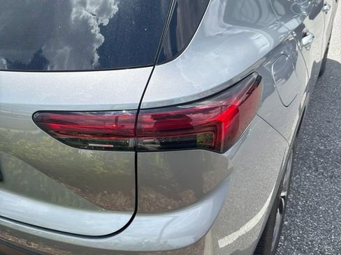 Used 2023 Buick Envision Essence FWD image 3