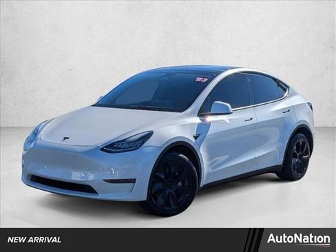 Used 2023 Tesla Model Y Long Range image 1