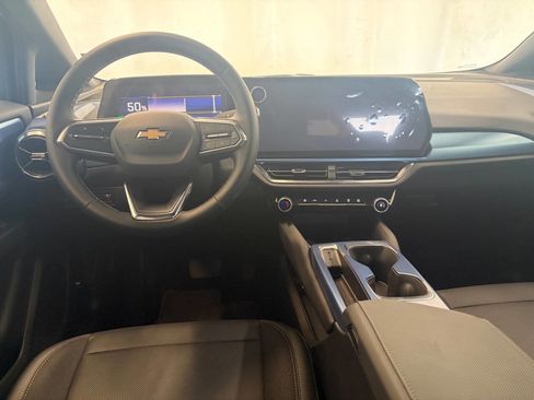Used 2025 Chevrolet Equinox EV LT FWD image 13