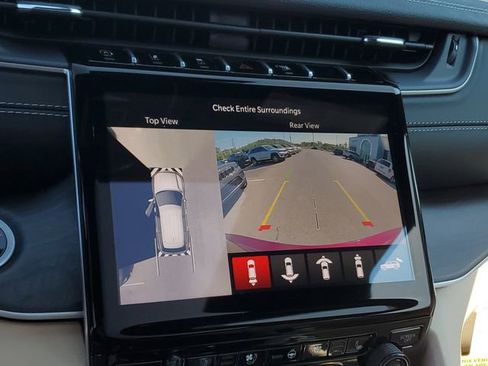 New 2025 Jeep Grand Cherokee Limited w/ Luxury Tech Group II image 11