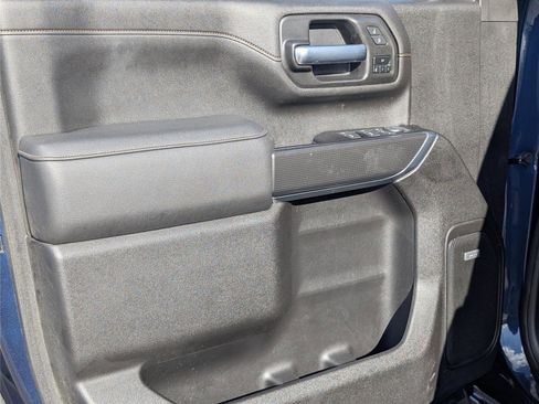 Used 2022 GMC Sierra 2500 AT4 w/ AT4 Preferred Package image 16