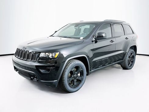 Used 2021 Jeep Grand Cherokee Freedom Edition RWD image 3