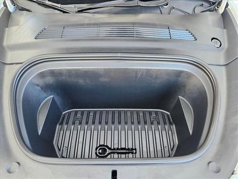 Used 2023 Tesla Model Y Long Range image 23