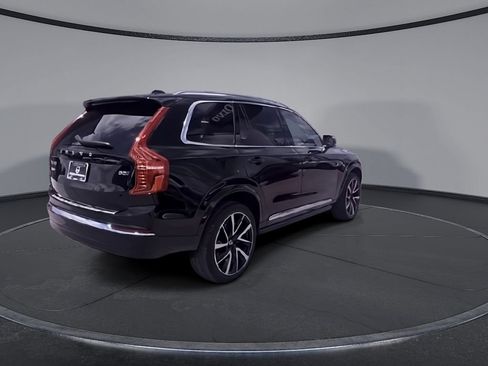 Used 2023 Volvo XC90 B5 Plus w/ Protection Package Premier AWD/4WD image 8