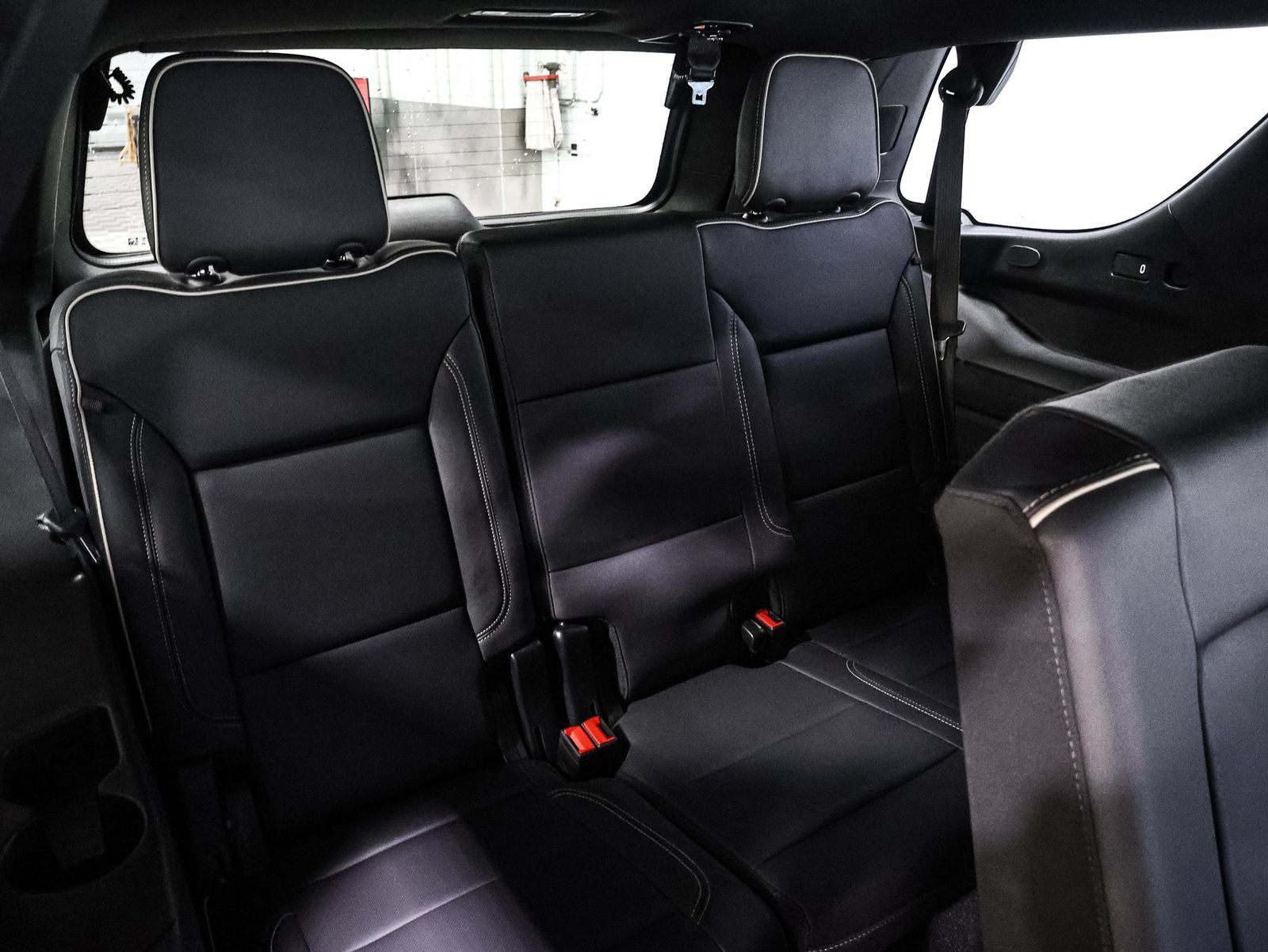 Used 2025 GMC Yukon Elevation AWD/4WD image 25