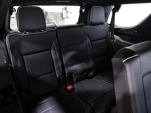 Used 2025 GMC Yukon Elevation AWD/4WD image 25