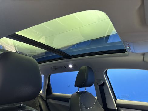 Used 2024 Volkswagen Taos SE image 24