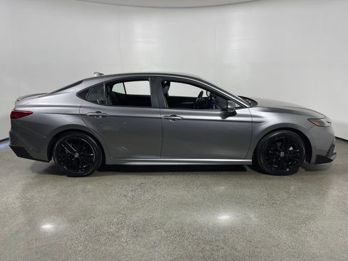 Used 2025 Toyota Camry SE FWD image 2