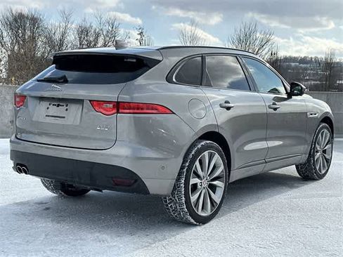 Used 2018 Jaguar F-PACE R-Sport image 25