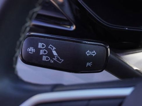 Used 2024 Volkswagen Taos S image 28