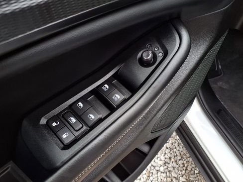 Used 2025 Jeep Grand Cherokee L Laredo w/ Luxury Tech Group I image 23