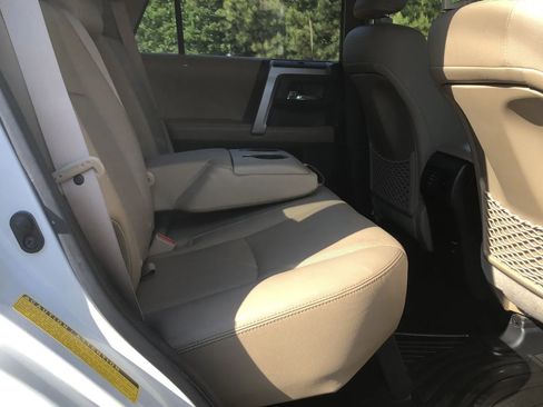 Used 2015 Toyota 4Runner Limited image 13