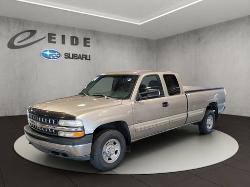 Used 2000 Chevrolet Silverado 2500 LS RWD image 3