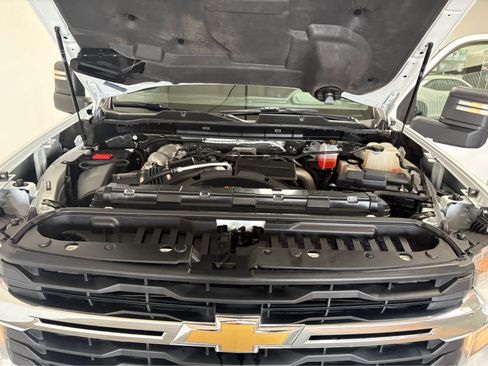 Used 2024 Chevrolet Silverado 3500 LT AWD/4WD image 12