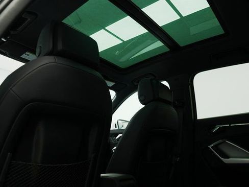 Used 2025 Audi Q3 2.0T Premium image 24