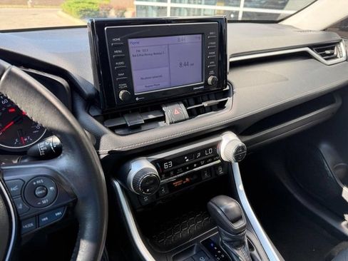 Used 2021 Toyota RAV4 XLE w/ Convenience Package AWD/4WD image 25