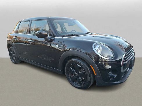 Used 2020 MINI Cooper 4-Door Hardtop image 3