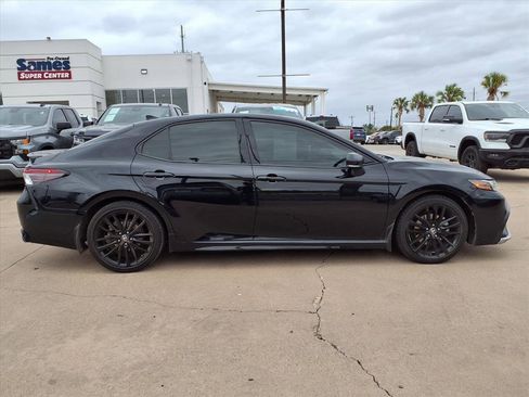 Used 2022 Toyota Camry XSE image 8