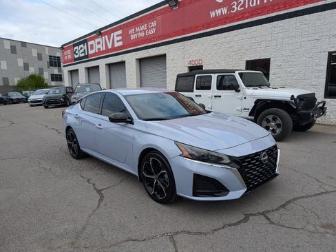Used 2024 Nissan Altima 2.5 SR FWD image 1