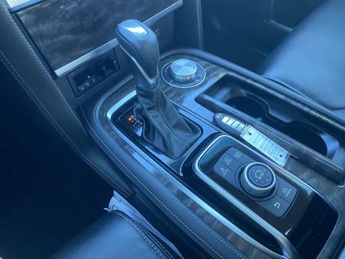 Used 2024 Nissan Armada Platinum w/ Captain's Chairs Package image 20