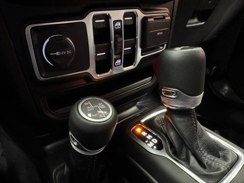 Used 2024 Jeep Wrangler Unlimited Sahara w/ Technology Group image 18