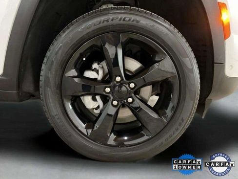 Used 2023 Jeep Grand Cherokee Limited w/ Luxury Tech Group II image 28