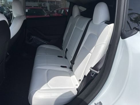 Used 2025 Tesla Model Y Performance image 3