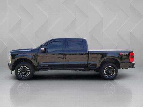 Used 2025 Ford F350 Platinum AWD/4WD image 2
