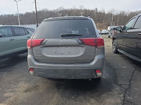 Used 2020 Mitsubishi Outlander AWD image 6