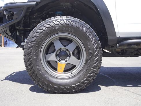 Used 2018 Toyota 4Runner TRD Off-Road Premium AWD/4WD image 24