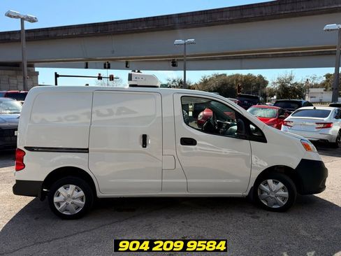 Used 2015 Nissan NV200 SV FWD image 8