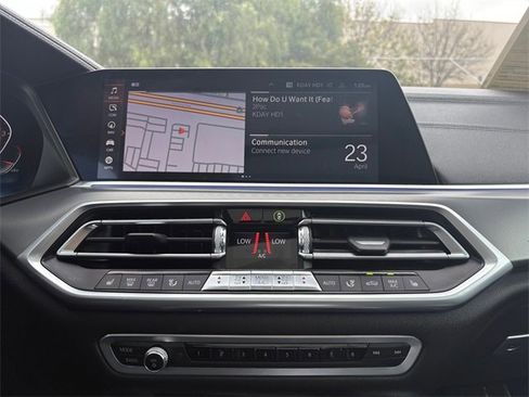 Used 2019 BMW X5 xDrive50i w/ Parking Assistance Package image 13