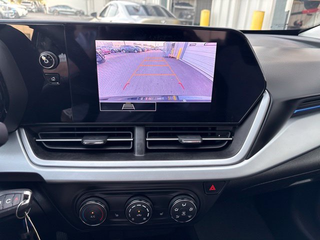 Used 2025 Chevrolet Trax LS w/ LS Convenience Package FWD image 15