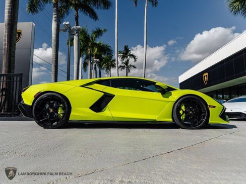 Used 2024 Lamborghini Revuelto image 8