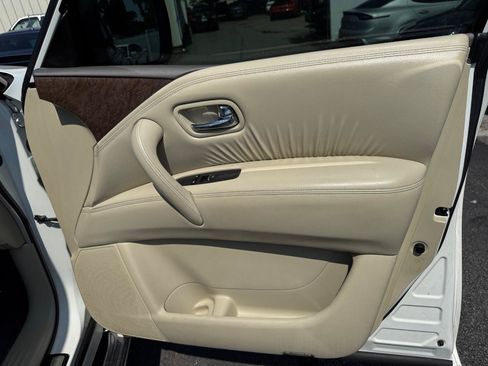 Used 2017 INFINITI QX80 2WD image 22