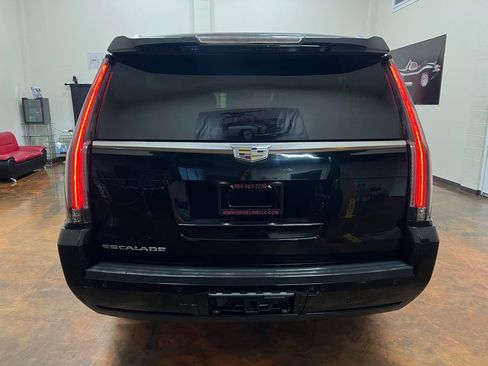 Used 2015 Cadillac Escalade ESV Luxury image 8