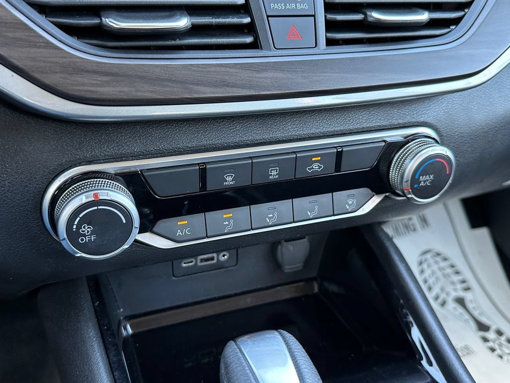 Used 2024 Nissan Altima 2.5 SV FWD image 28