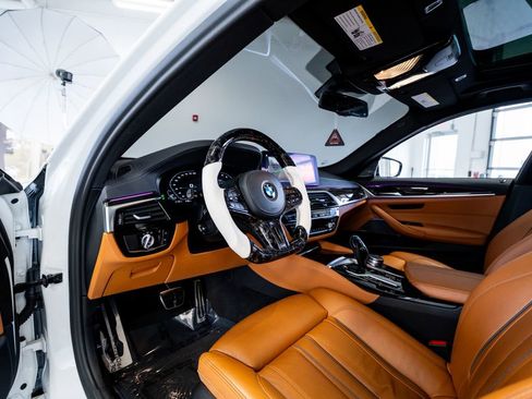 Used 2021 BMW M550i xDrive w/ Premium Package image 37